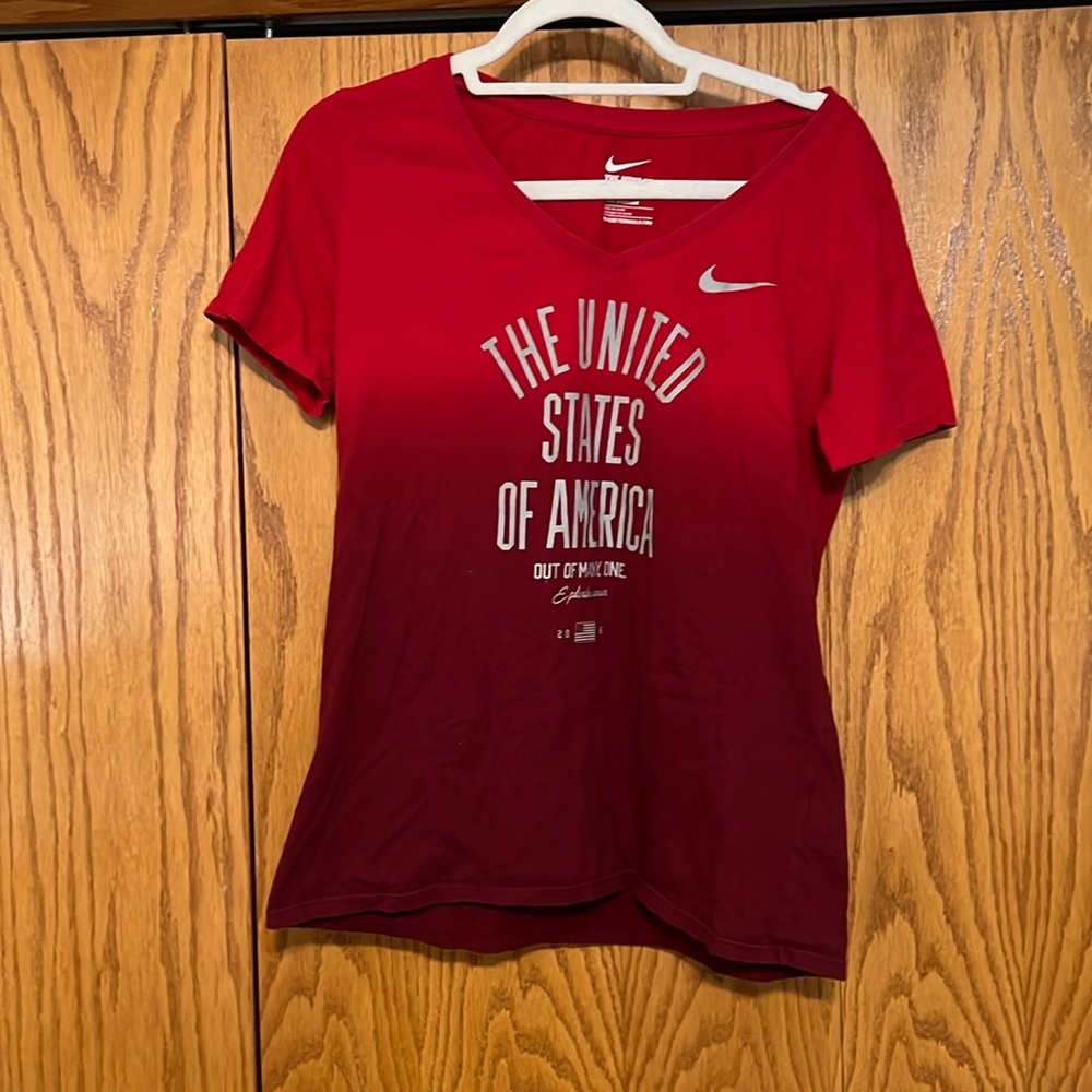 Nike Team USA Women’s Large Shirt